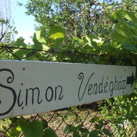 Semesterbostad Simon Vendeghaz *