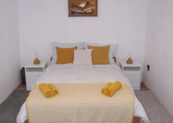 Vidám Csendes Természetközeli Falusi . Casa vacanze *